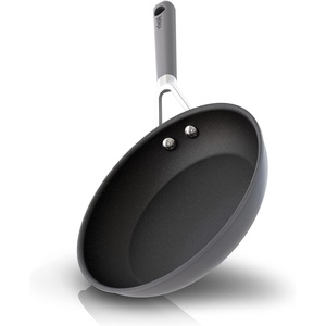 Ninja CW60020 NeverStick Comfort Grip 8″ Fry Pan, Nonstick, Durable, Scratch Resistant, Dishwasher Safe, Oven Safe to 400°F, Silicone Handles, Grey(8” Fry Pan)